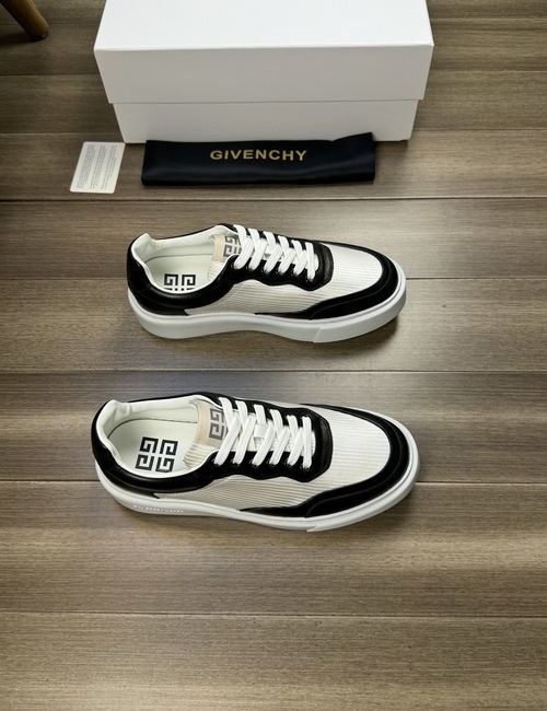 Givenchy Logo Label Casual Sneakers
