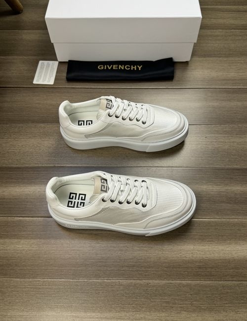 Givenchy Logo Label Casual Sneakers