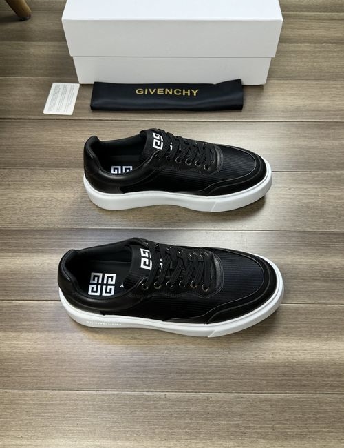 Givenchy Logo Label Casual Sneakers