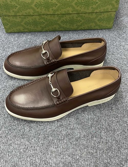 Gucci Latest Casual Shoes. Luxury Build. Deep Rubber Sole.