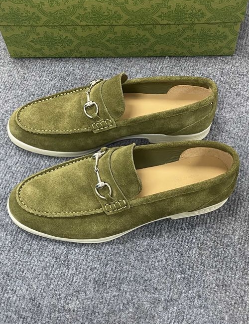 Gucci Latest Casual Shoes. Luxury Build. Deep Rubber Sole.