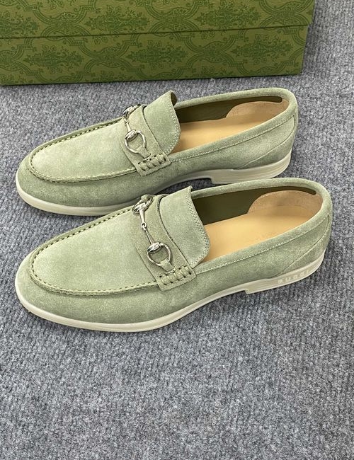 Gucci Latest Casual Shoes. Luxury Build. Deep Rubber Sole.