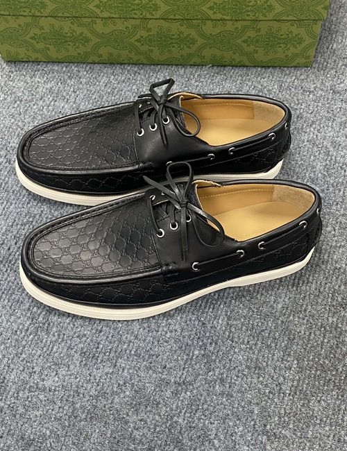 Gucci Latest Casual Shoes. Luxury Build. Deep Rubber Sole.