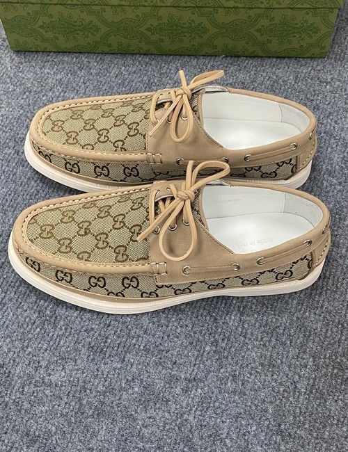 Gucci Latest Casual Shoes. Luxury Build. Deep Rubber Sole.