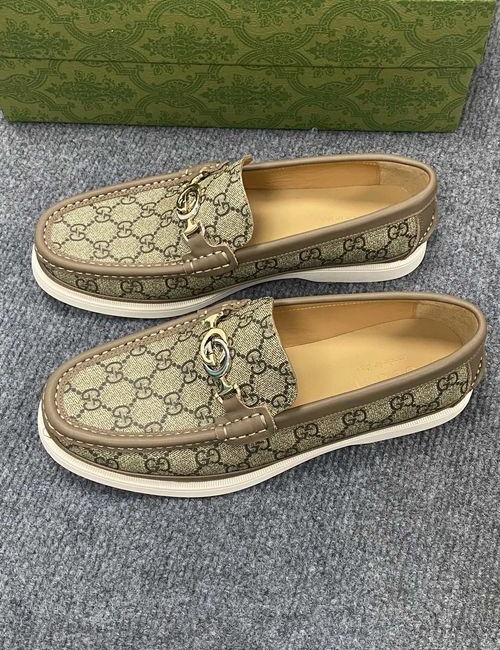 Gucci Latest Casual Shoes. Luxury Build. Deep Rubber Sole.