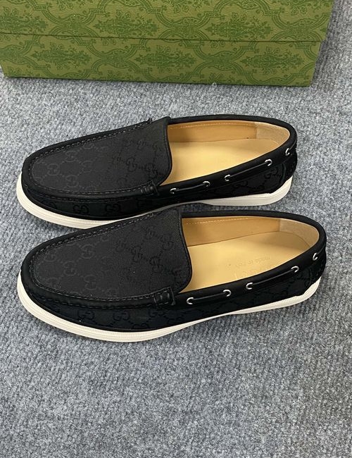 Gucci Latest Casual Shoes. Luxury Build. Deep Rubber Sole.