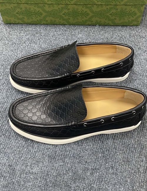 Gucci Latest Casual Shoes. Luxury Build. Deep Rubber Sole.