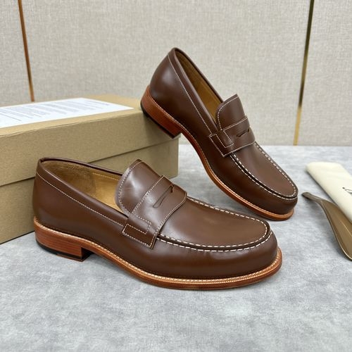 J.M.Weston Classic Oxford Shoes With Elegant Design