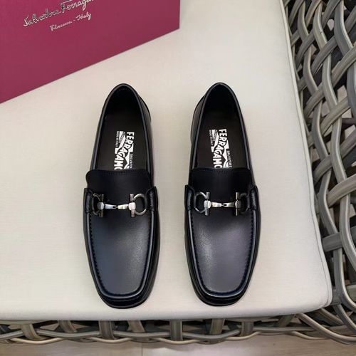 Ferragamo Gancini Buckle Leather Moccasin Shoes