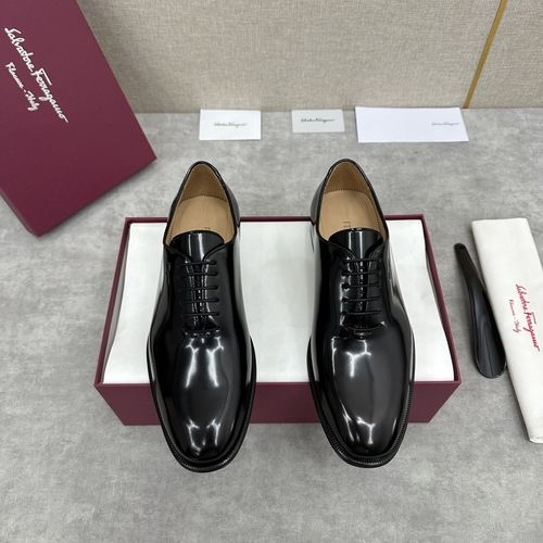 Ferragamo Polished Leather Oxford Shoes