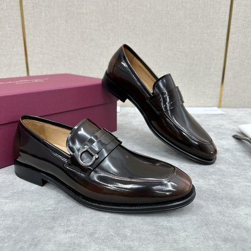 Ferragamo Gancini Buckle Moccasin Leather Loafers