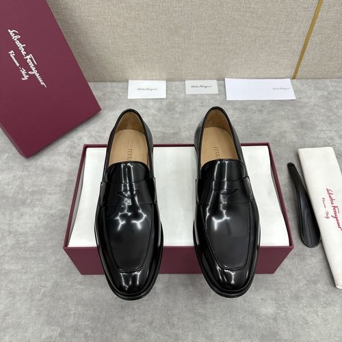 Ferragamo Premium Cowhide Loafer Shoes