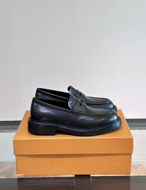 Tods Elegant Loafers With Hand-Stitched Design