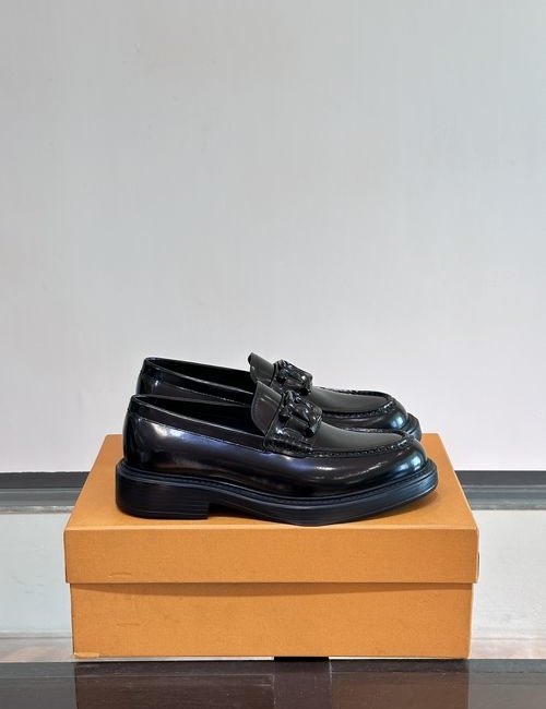 Tods Elegant Loafers With Hand-Stitched Design