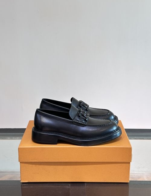 Tods Elegant Loafers With Hand-Stitched Design