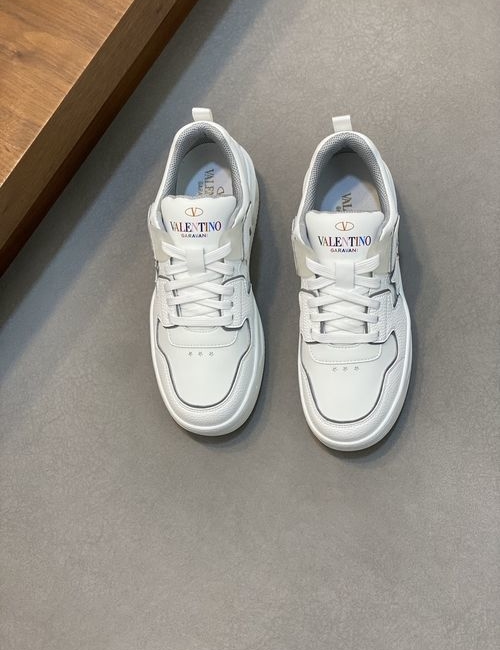 Valentino Rivet Decor Sheepskin Casual Sneakers