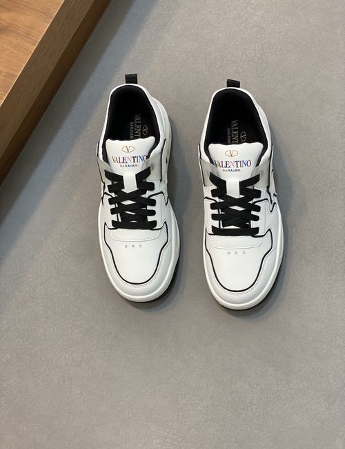 Valentino Rivet Decor Sheepskin Casual Sneakers