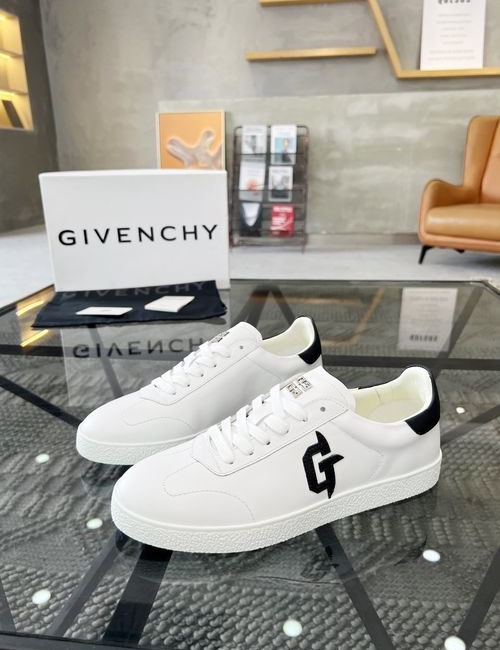Givenchy Cowhide Upper Casual Sneakers
