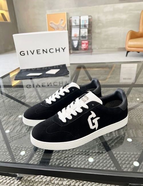 Givenchy Cowhide Upper Casual Sneakers