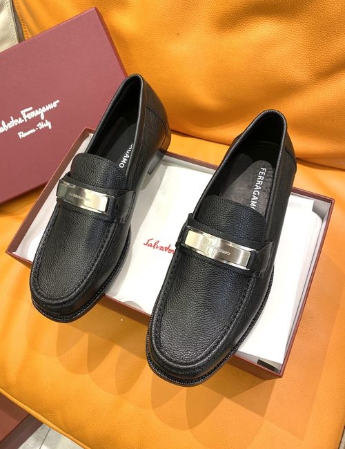Ferragamo Business Casual Leather Loafers