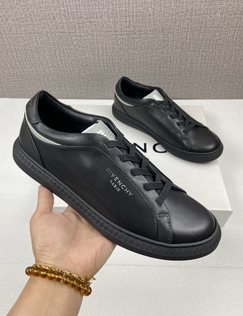 Givenchy G Set Series Low-top Sneakers
