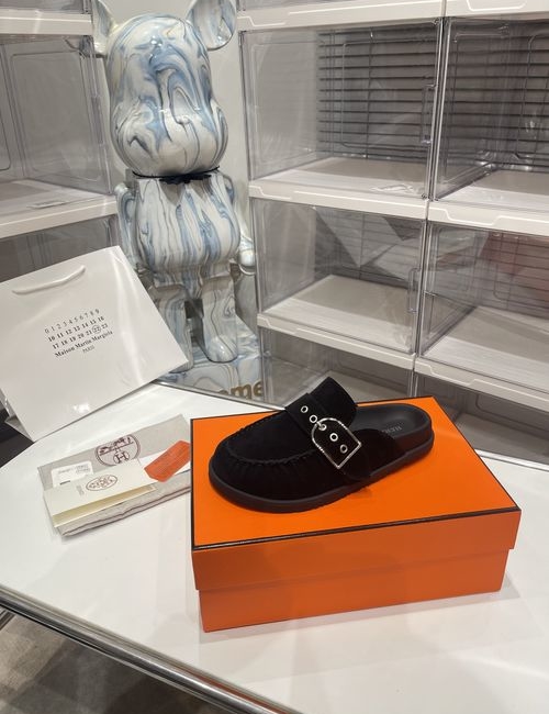 Hermes Chypre Sandals Suede Upper Sheepskin Lining