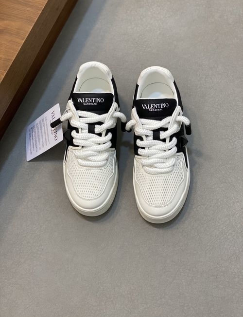 Valentino Rivet Cowhide Sheepskin Casual Sneakers