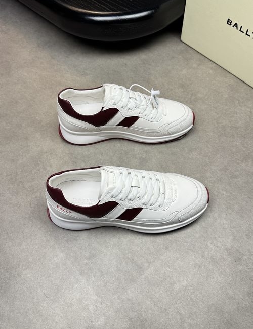 Bally Pebbled Leather Casual Sneakers With TPU Sole