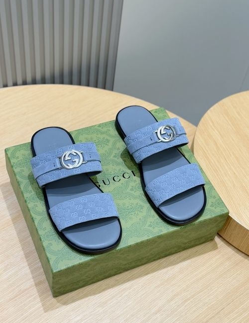 Gucci Lido Leather Slides With Interlocking Logo