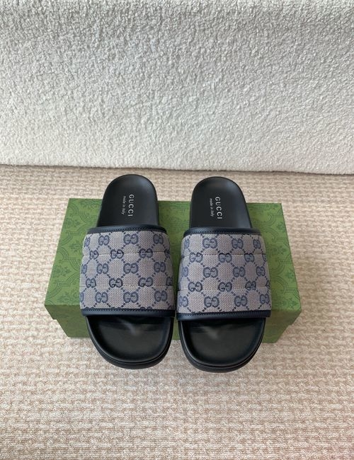 Gucci Interlocking G Leather Slides