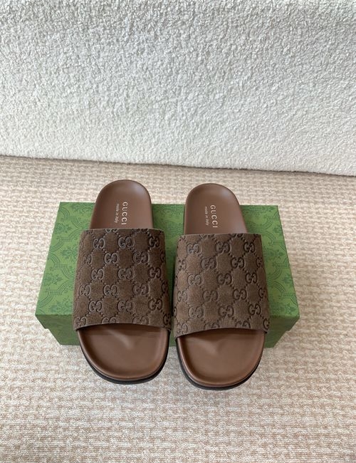 Gucci Interlocking G Leather Slides