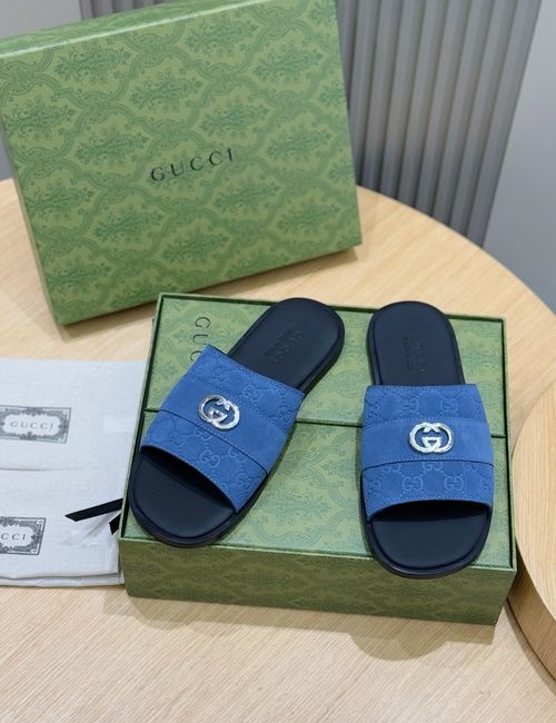 Gucci Interlocking G Slides. Classic Design. Leather Details.
