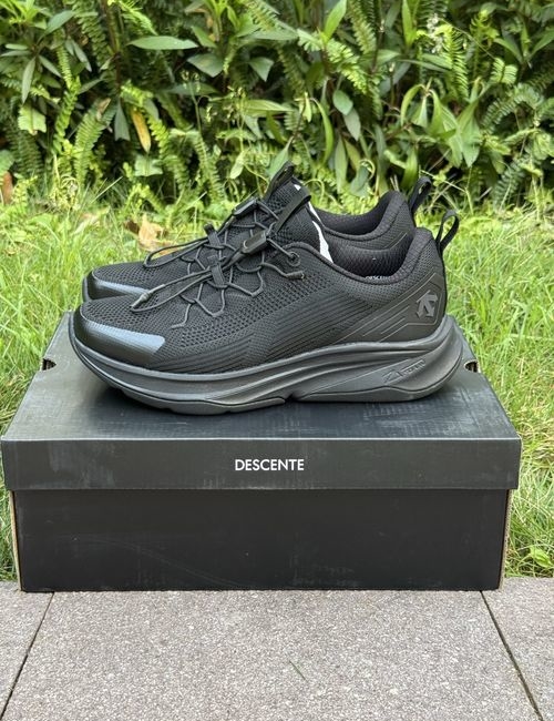 Descente Cushioning Rebound Breathable Running Shoes