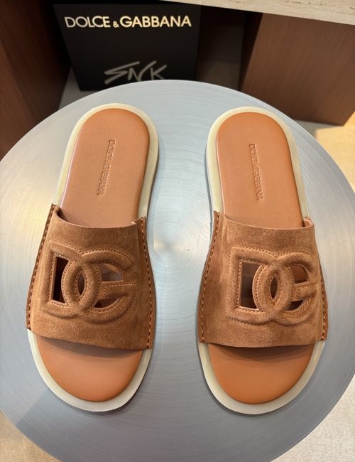 Dolce & Gabbana DG Embossed Logo Calfskin Slippers