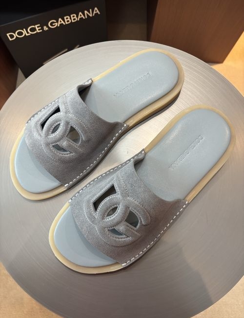 Dolce & Gabbana DG Embossed Logo Calfskin Slippers