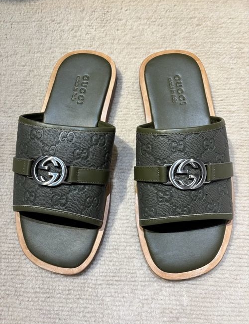 Gucci Interlocking G Slides. Classic Design. Leather Details.