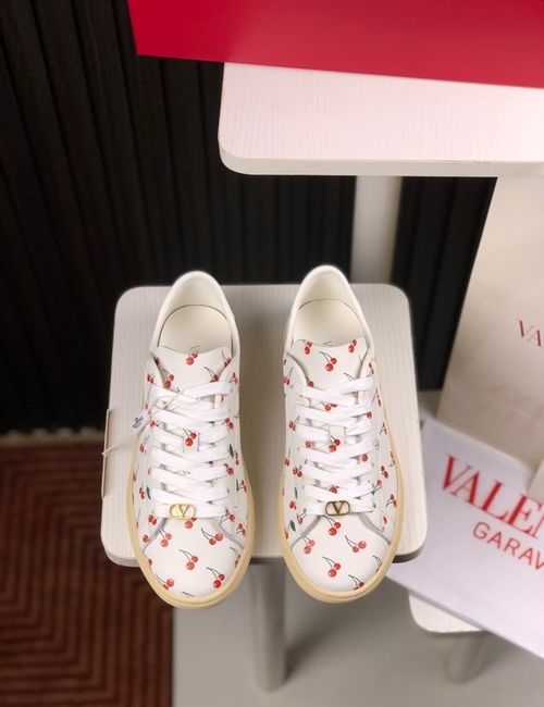 Valentino Low-top Leather Sneakers With TPU Sole