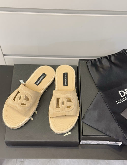 Dolce & Gabbana DG Calfskin Fisherman Slides With 3D Emblem