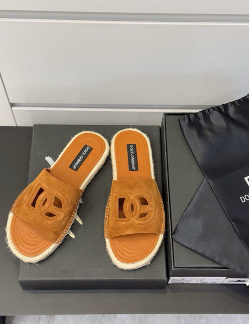 Dolce & Gabbana DG Calfskin Fisherman Slides With 3D Emblem
