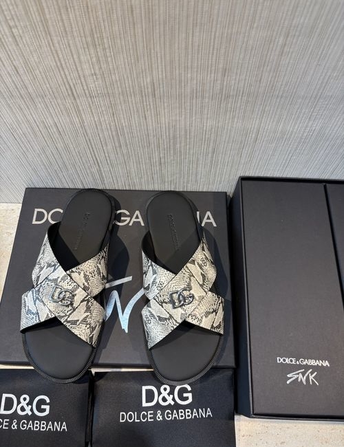 Dolce & Gabbana DG Plated Logo Calfskin Slippers