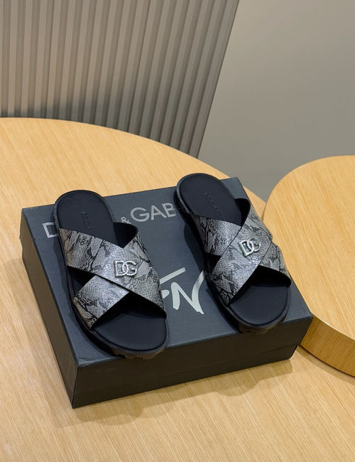Dolce & Gabbana DG Cowhide Logo Slippers