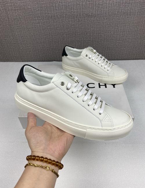 Givenchy Urban Street Low-top Soft Leather Sneakers Lace-up