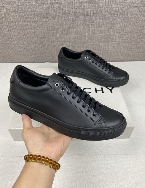 Givenchy Urban Street Low-top Soft Leather Sneakers Lace-up