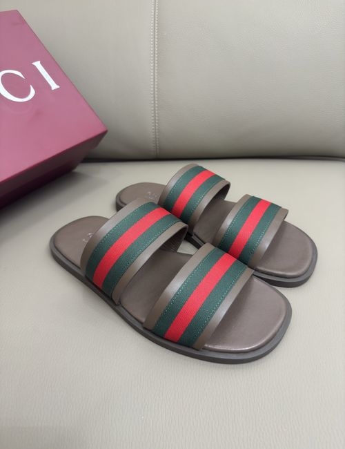 Gucci Interlocking G Webbing Flip Flops