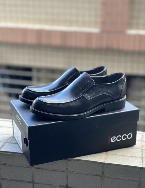 Ecco Classic Leather Lace-Up Casual Shoes
