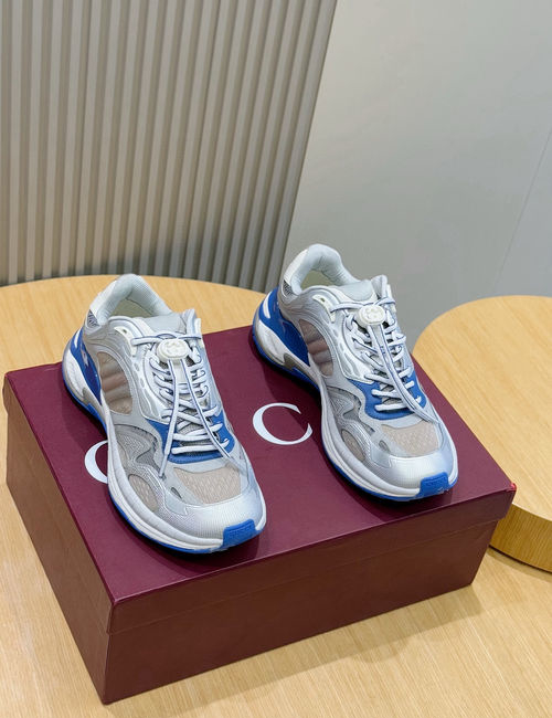 Gucci Sneakers With Signature Webbing Details
