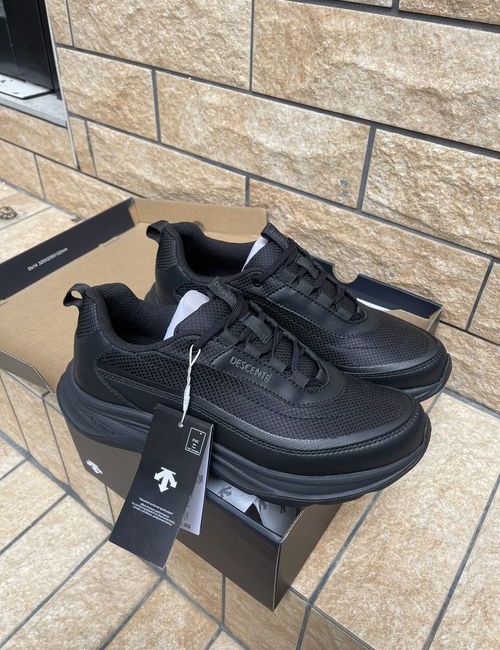 Descente Dualis Urban Commuter Sports Shoes