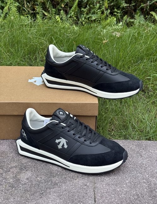 Descente Chron Series Cowhide Sports Trainers