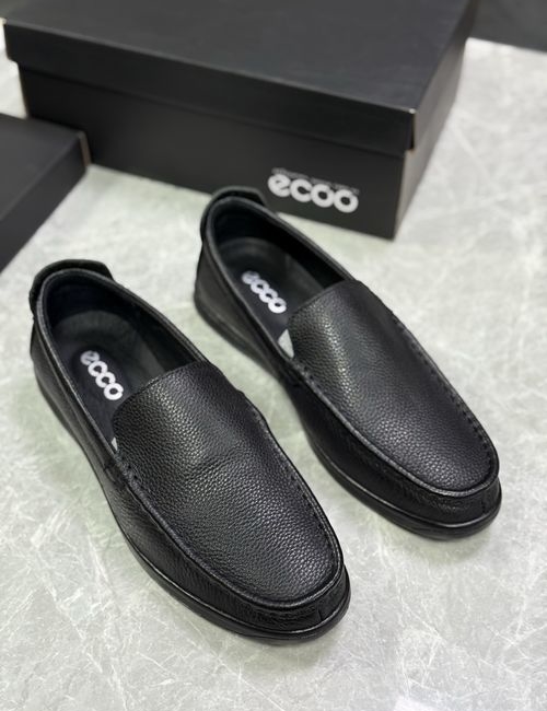 Ecco Soft Leather Casual Comfort Walking Shoes