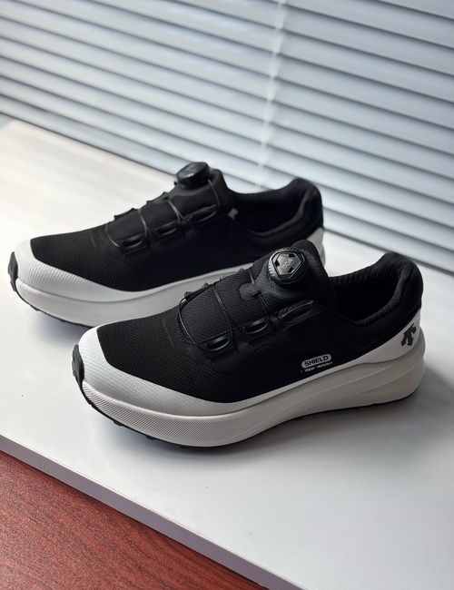 Descente Breathable Cushioned BOA Running Shoes